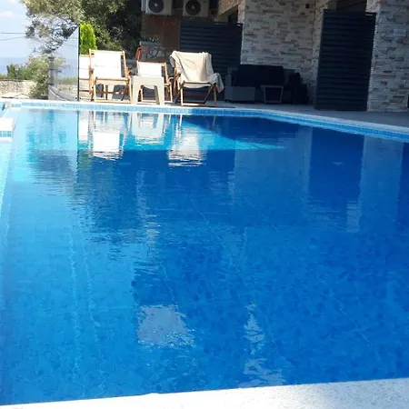 Avra Loft