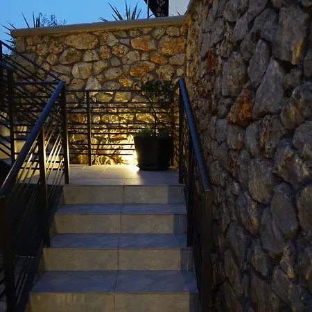 Avra Loft Nikiana