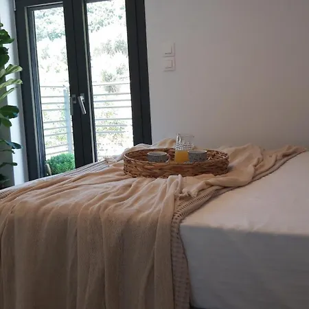 Avra Loft Apartment Nikiana